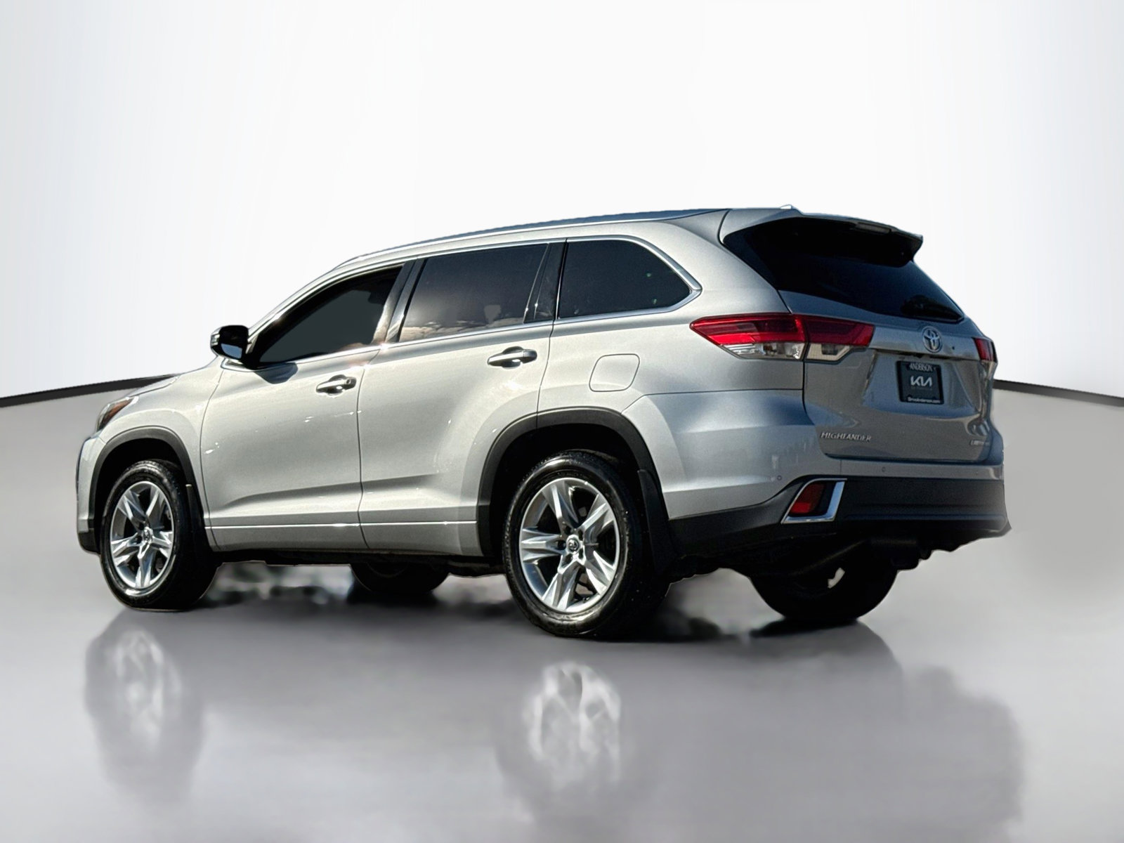 Used 2017 Toyota Highlander Limited AWD/4WD image 5