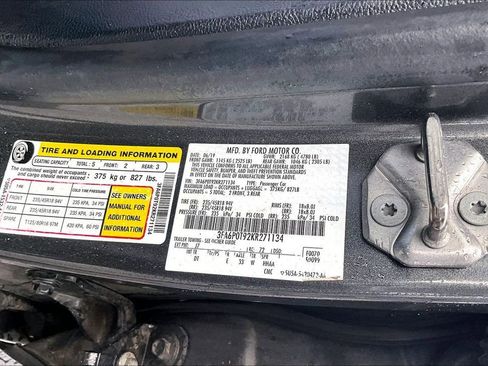 Used 2019 Ford Fusion SE image 6