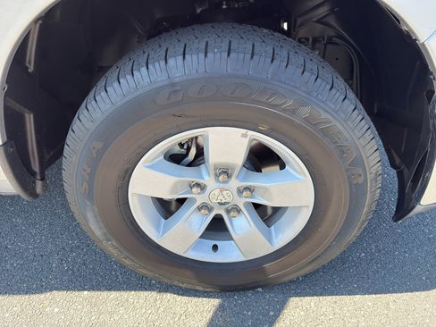 Used 2024 RAM 1500 Classic SLT image 32