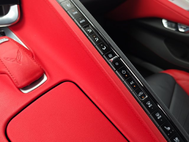 Used 2021 Chevrolet Corvette Stingray Preferred Cpe w/ Z51 Performance Package RWD image 23