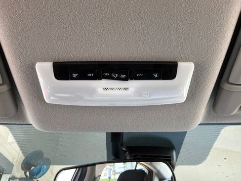 Used 2025 Nissan Versa SV FWD image 16