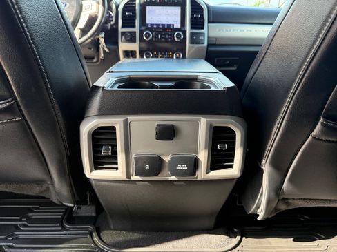 Used 2021 Ford F250 Lariat w/ Lariat Value Package AWD/4WD image 22