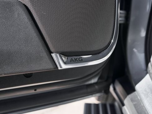 Used 2023 Cadillac Escalade V w/ LPO, ONYX Package image 34