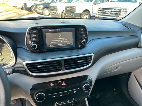 Used 2020 Hyundai Tucson SE w/ Cargo Package image 17