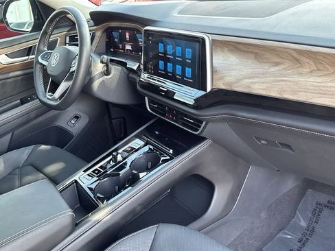Used 2024 Volkswagen Atlas SE FWD image 29