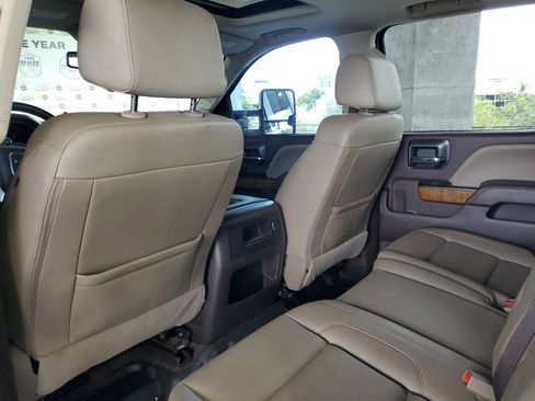 Used 2019 GMC Sierra 3500 SLT w/ Duramax Plus Package AWD/4WD image 10