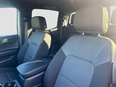 Used 2025 Chevrolet Colorado W/T RWD image 20