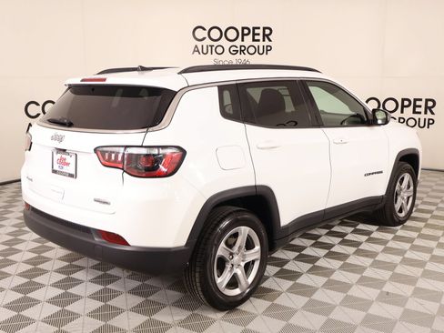 Used 2024 Jeep Compass Latitude w/ Altitude Special Edition AWD/4WD image 19
