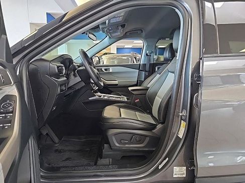 Used 2023 Ford Explorer XLT w/ Equipment Group 202A image 12