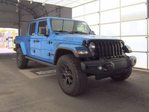 Used 2021 Jeep Gladiator Sport image 2