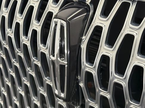 Used 2023 Lincoln Corsair FWD w/ Equipment Group 101A image 13