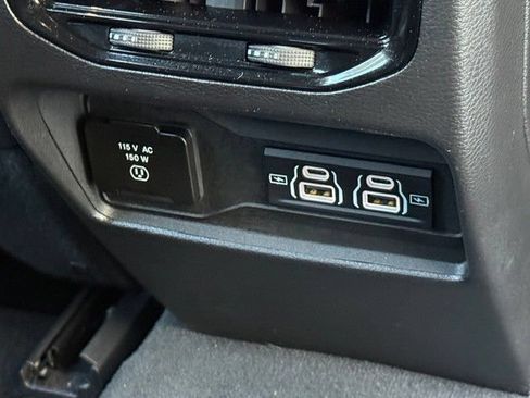 Used 2023 Jeep Grand Cherokee Altitude AWD/4WD image 16