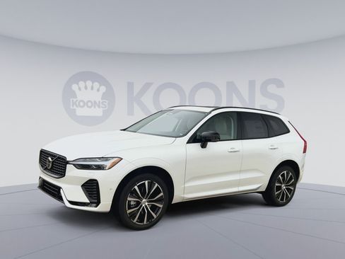 Used 2025 Volvo XC60 B5 Plus w/ Protection Package Premier AWD/4WD image 5