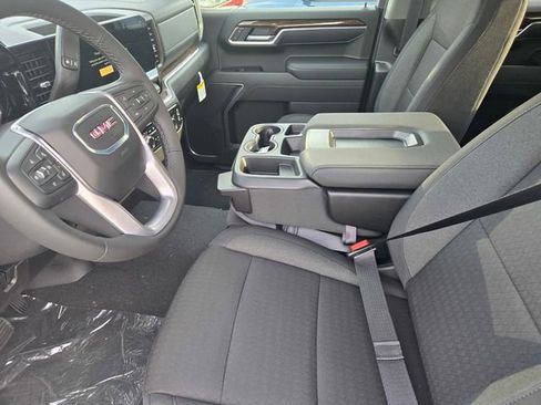 New 2026 GMC Sierra 1500 SLE image 17