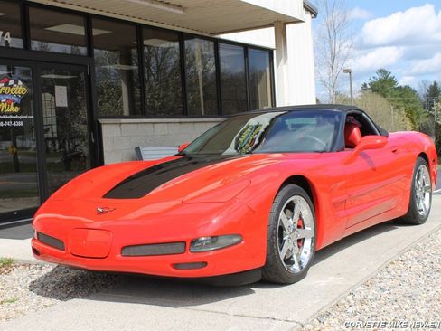 Used 2001 Chevrolet Corvette Convertible w/ Preferred Equipment Group2 RWD image 8