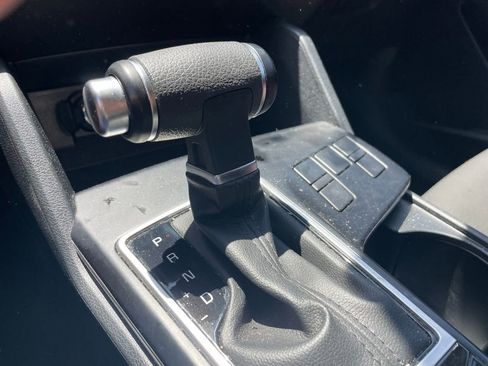 Used 2025 Kia Sportage LX image 7