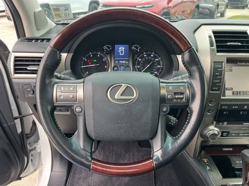 Used 2018 Lexus GX 460 image 15