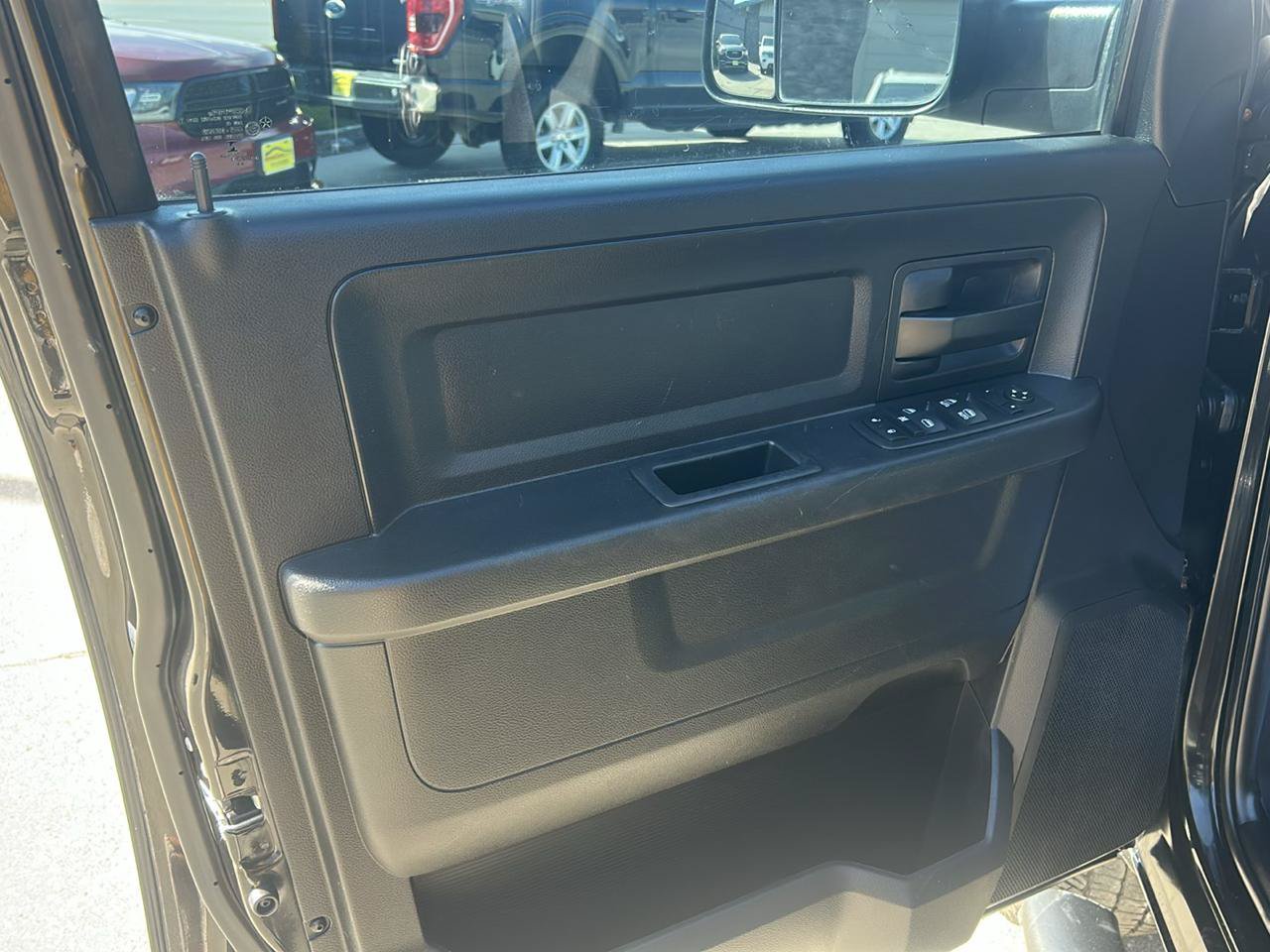 Used 2017 RAM 2500 Tradesman w/ Chrome Appearance Group AWD/4WD image 9