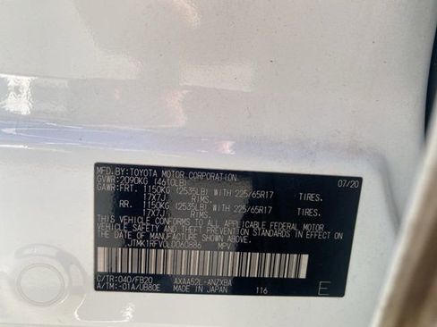 Used 2020 Toyota RAV4 LE w/ Carpet Mat Package image 10