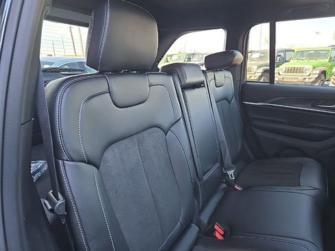 New 2026 Jeep Grand Cherokee Altitude AWD/4WD image 87