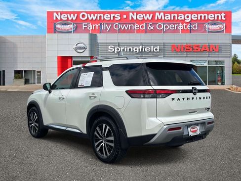 Used 2023 Nissan Pathfinder Platinum AWD/4WD image 6