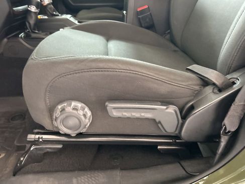 Used 2021 Jeep Wrangler Unlimited Sport image 39