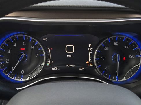 Used 2017 Chrysler Pacifica Touring-L Plus w/ Advanced Safetytec Group image 26