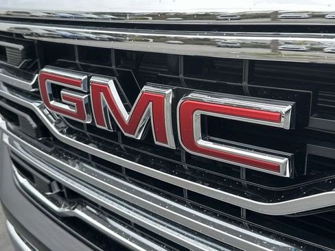 New 2026 GMC Sierra 1500 SLT w/ SLT Premium Package AWD/4WD image 32