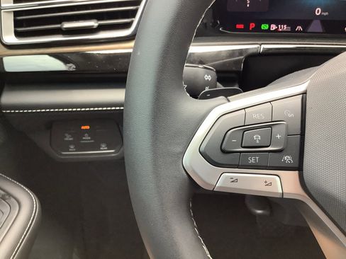 New 2025 Volkswagen Atlas SE FWD image 26