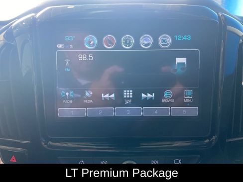 Used 2019 Chevrolet Traverse LT w/ LT Premium Package AWD/4WD image 2