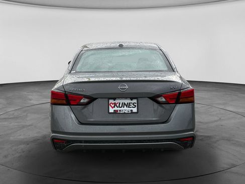 Used 2024 Nissan Altima 2.5 SV FWD image 8
