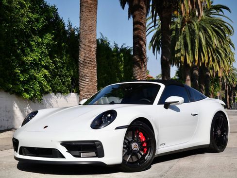 Used 2024 Porsche 911 Targa 4 GTS AWD/4WD image 3