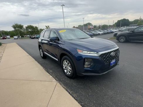 Used 2019 Hyundai Santa Fe SE FWD image 2