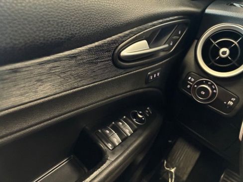 Used 2022 Alfa Romeo Stelvio Sprint image 24