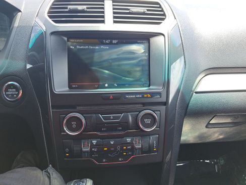 Used 2016 Ford Explorer XLT w/ Equipment Group 201A FWD image 20