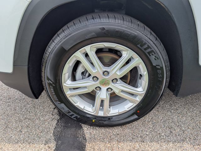 Used 2024 GMC Terrain SLE FWD image 28