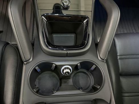 Certified 2024 Porsche Cayenne Coupe image 24