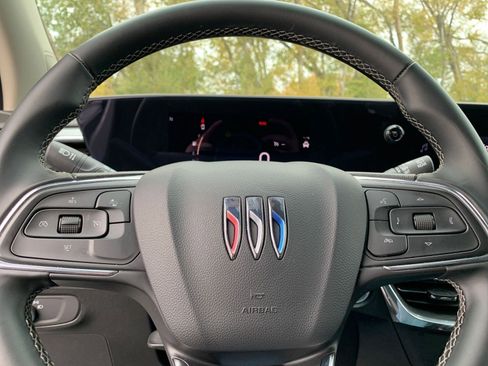 Used 2025 Buick Encore GX Preferred image 25