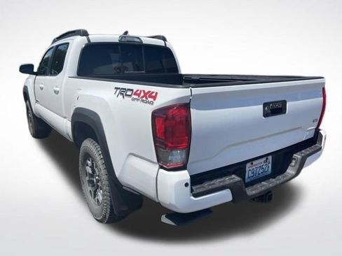 Used 2016 Toyota Tacoma TRD Off-Road w/ Premium & Technology Package AWD/4WD image 5