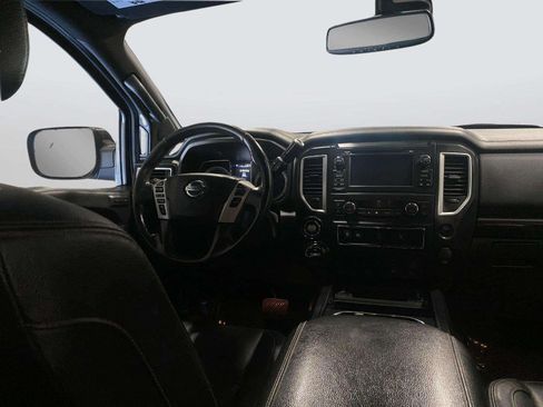 Used 2018 Nissan Titan SL w/ Midnight Edition AWD/4WD image 18