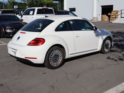 Used 2014 Volkswagen Beetle 2.5 image 10