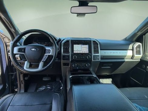 Used 2017 Ford F250 Lariat w/ Lariat Ultimate Package AWD/4WD image 17