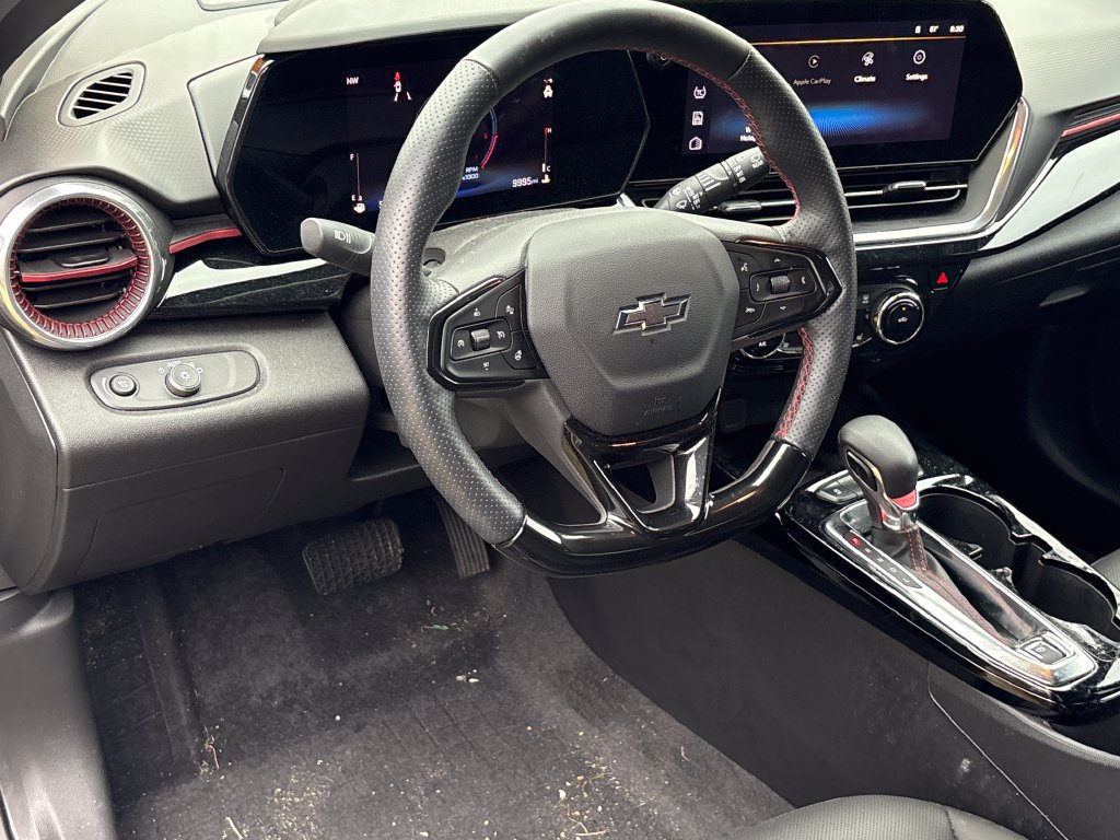 Used 2025 Chevrolet Trax RS w/ Sunroof Package FWD image 6