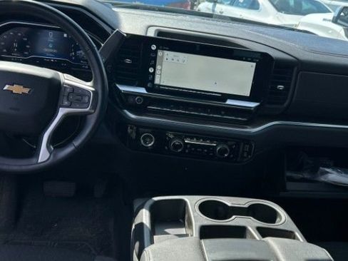 Used 2022 Chevrolet Silverado 1500 LT w/ Protection Package image 5