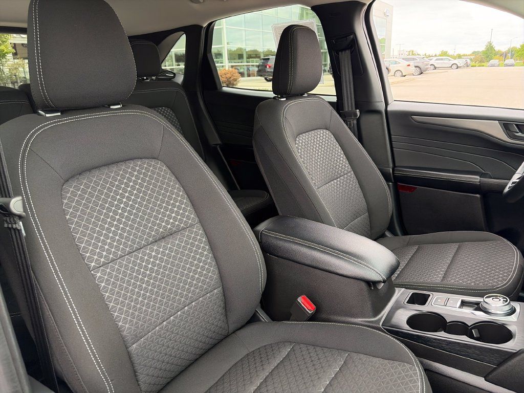 Used 2024 Ford Escape Active w/ Tech Pack #1 FWD image 12