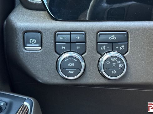 Used 2024 GMC Sierra 3500 SLE w/ SLE Convenience Package AWD/4WD image 29