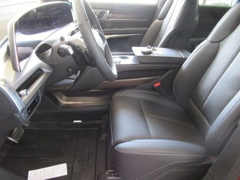 New 2026 Cadillac Vistiq Sport image 15