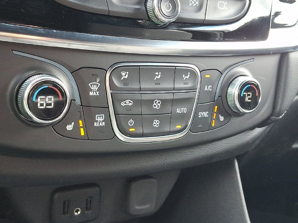 Certified 2023 Chevrolet Traverse LT FWD image 17