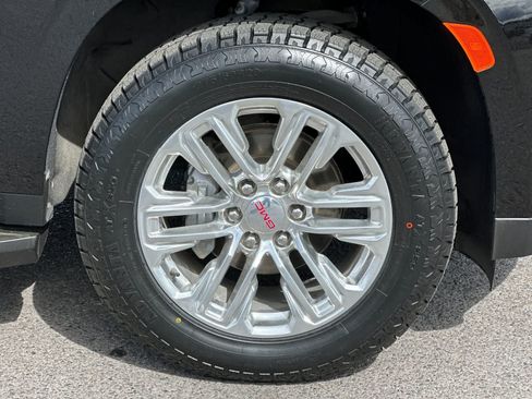 Used 2023 GMC Yukon XL SLT AWD/4WD image 28