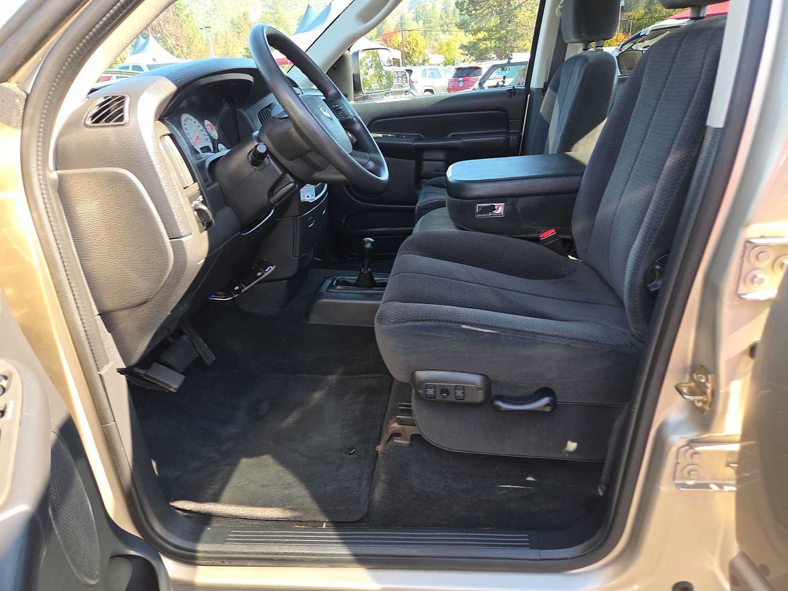 Used 2004 Dodge Ram 1500 Truck SLT AWD/4WD image 19